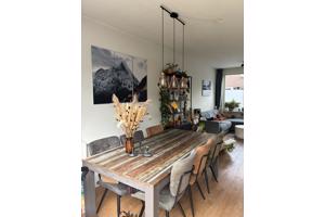 Mooie, stevige eettafel