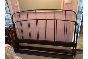 Ikea bedframe 180x200