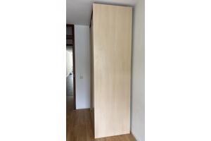 KLEDINGKAST MET SCHUIFDEUREN