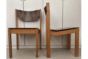 2 berken eettafelstoelen (jaren 80 vorige eeuw)