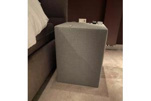 Grijze nachtkastjes / hockers