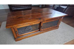 Grote houten salontafel