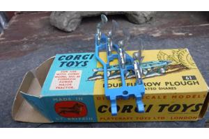 Corgi toy ploeg No 61
