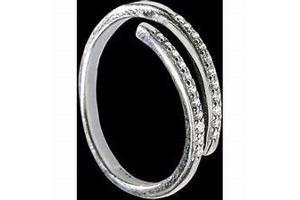 ring van Laura Ferini