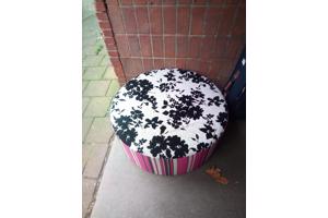 Poef / zitten /tafel / deco