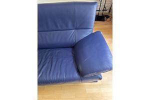 Moderne leren bank en stoel blauw