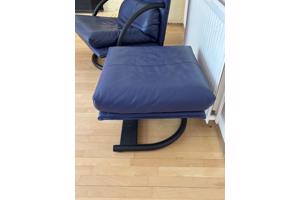 Moderne leren bank en stoel blauw