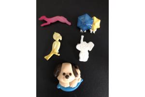 Broche kunststof parasol, papegaai , olifant , hond broches