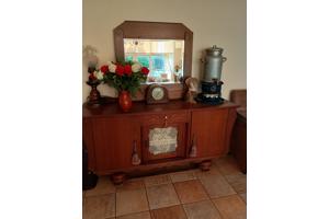 Mooi dressoir voor kamer of hal