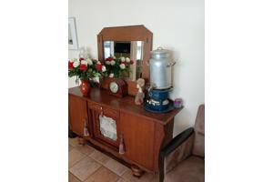 Mooi dressoir voor kamer of hal