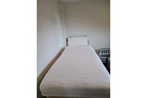 2 eenpersoonsmatrassen