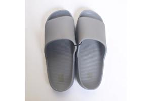 Heren slippers effen grijs 44