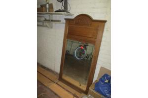 Antieke schouwspiegel