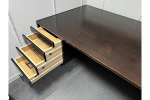 Solide bureau met bureaustoel