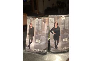 2 stuks nieuw verpakt dames jurkjes