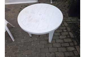 Tafels en stoelen
