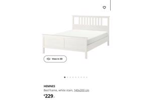 Bed met matras, bodem en kast