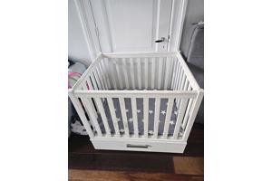 Witte baby box