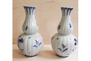 2 Delfts Blauw knobbel vaasjes de Porceleyne Fles