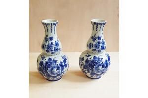 2 Delfts Blauw knobbel vaasjes de Porceleyne Fles