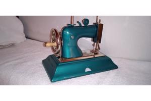 Casige speelgoednaaimachine (1940''s) met originele