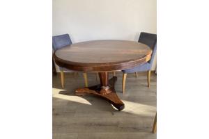 Antieke Tafel