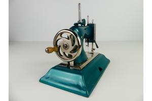 Topper : Casige speelgoednaaimachine (1940&#x27;s) met originele