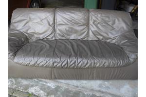 Drie zits bank  Kleur bruin