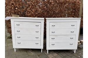 2 houten Ikea ladekasten ,