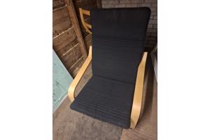 Twee van deze dezelfde stoelen.