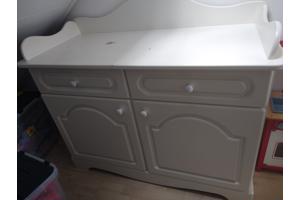 Commode met wandplank