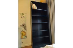 zwarte Billy kast Ikea