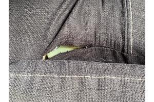 GRIJZE HOEKBANK met 2 uitklapbare relaxdelen bij de buitenste stoelen