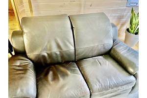 Twee Deelbare Banken van Leer