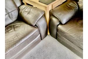 Twee Deelbare Banken van Leer