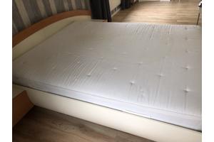 Compleet bed met matras van 160 bij 200 incl bedbodem