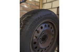 Nissan Almera Tino autobanden