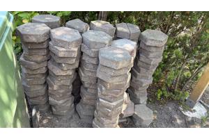 Gebruikte betonnen terrastegels