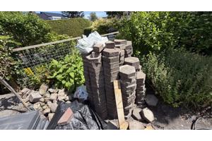 Gebruikte betonnen terrastegels