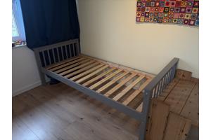 Stapelbed of 2 losse bedden