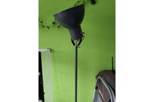 Grote stalamp en kleine tafellamp.