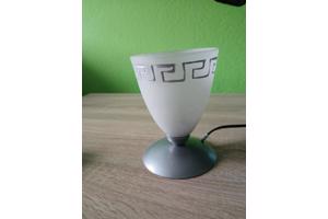 Grote stalamp en kleine tafellamp.