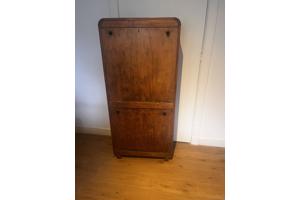 Hangkastje met bureaublad