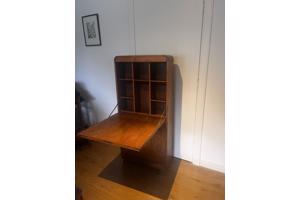 Hangkastje met bureaublad