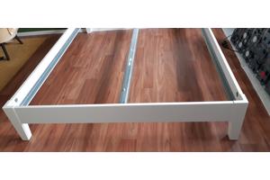 Gratis Bed frame