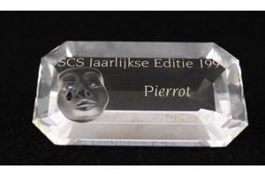 1999 Pierrot met naamplaatje doos, omdoos en certificaat