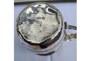 Oude Gero 90 verzilverde geboortebeker met bestek.