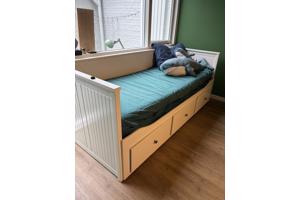 Uittrekbaar bed in wit 1,6/2m