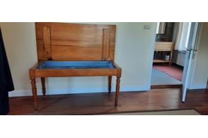 Antiek bakkerstafel met rijsbak