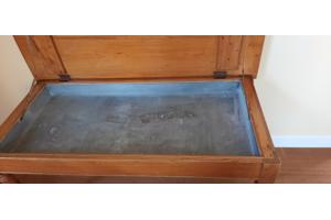 Antiek bakkerstafel met rijsbak